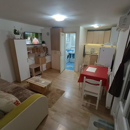 M&V House Appartement Novi Sad Buitenkant foto