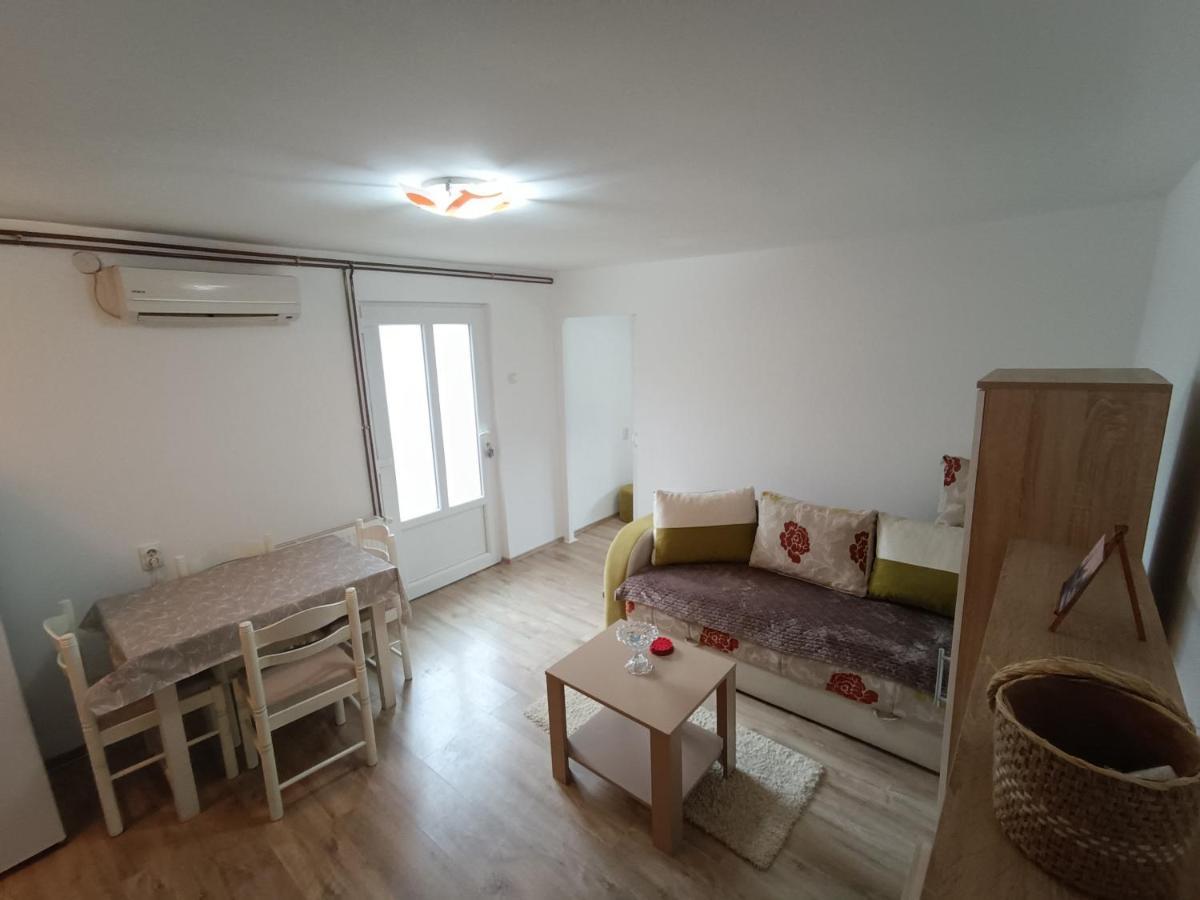M&V House Appartement Novi Sad Buitenkant foto
